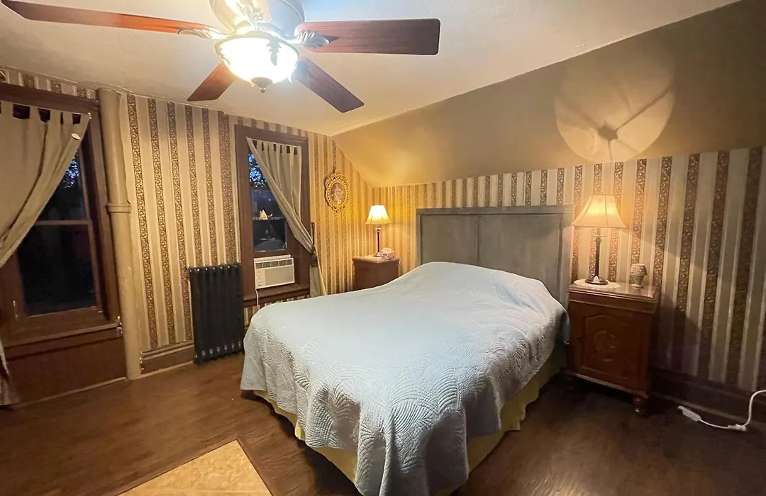 The Red Star Room D-1