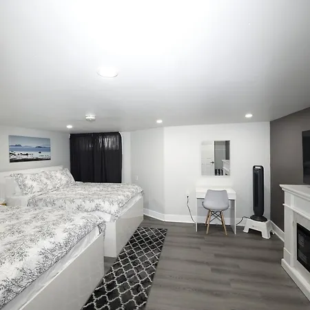 Serene Niagara Guest House-3