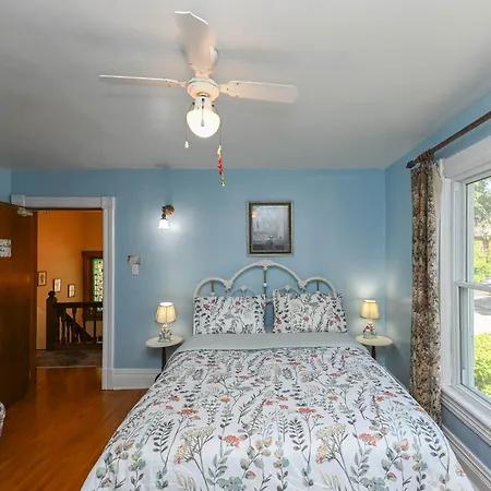 Niagara Inn Bed And Breakfast-3