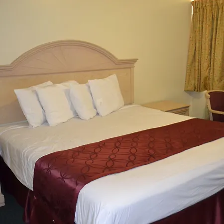 Passport Inn Niagara Falls-2
